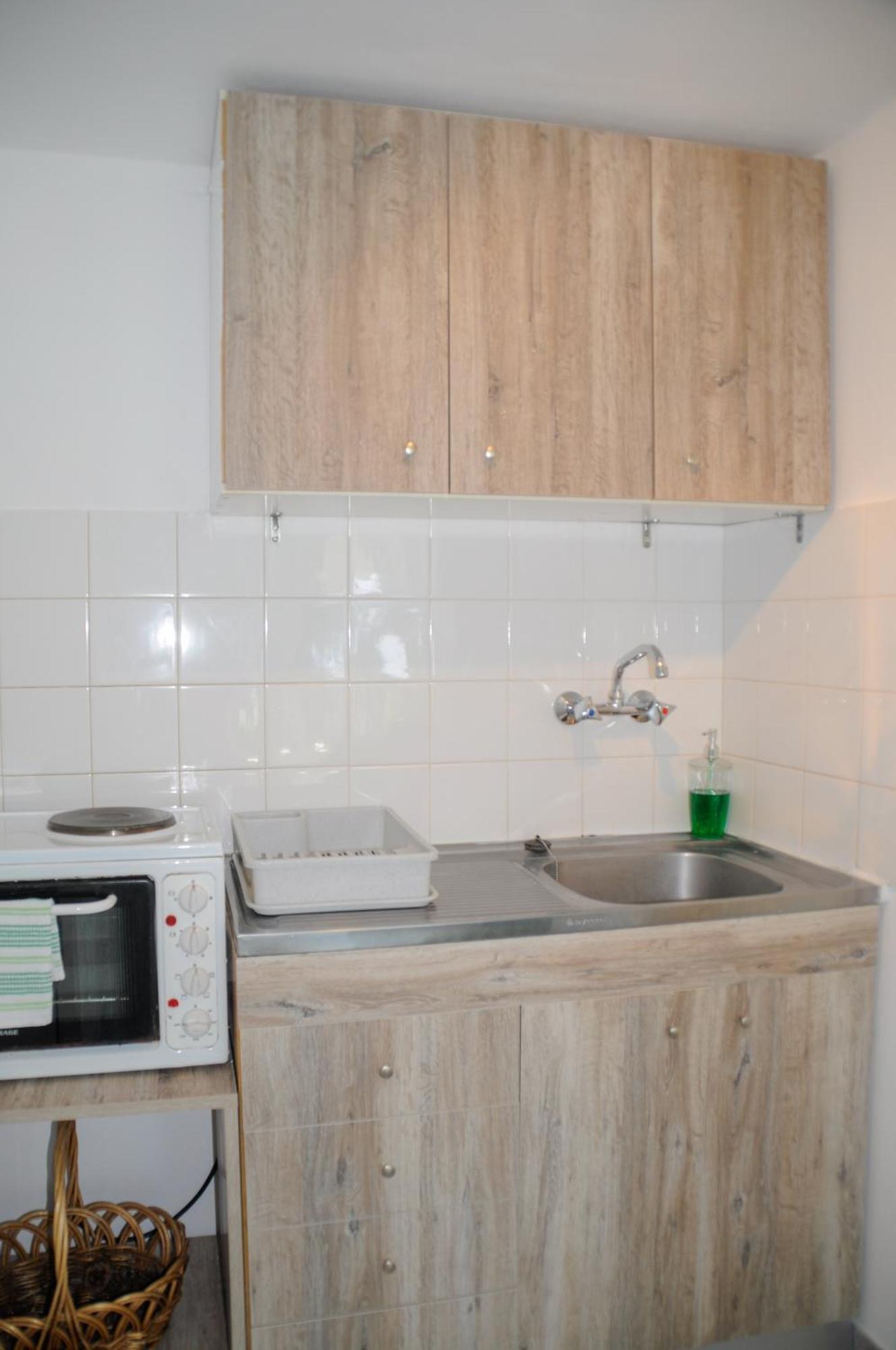 Heracles Guesthouse Rovies Buitenkant foto