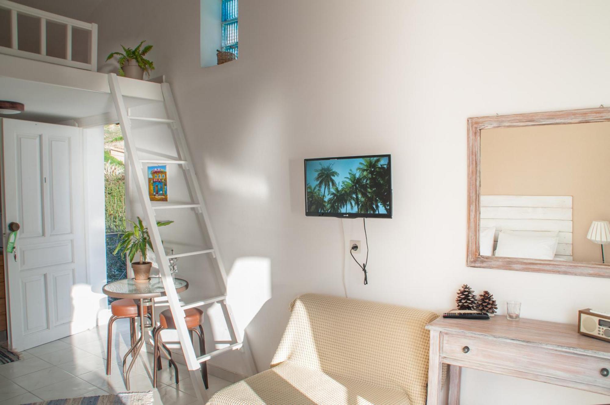 Heracles Guesthouse Rovies Buitenkant foto
